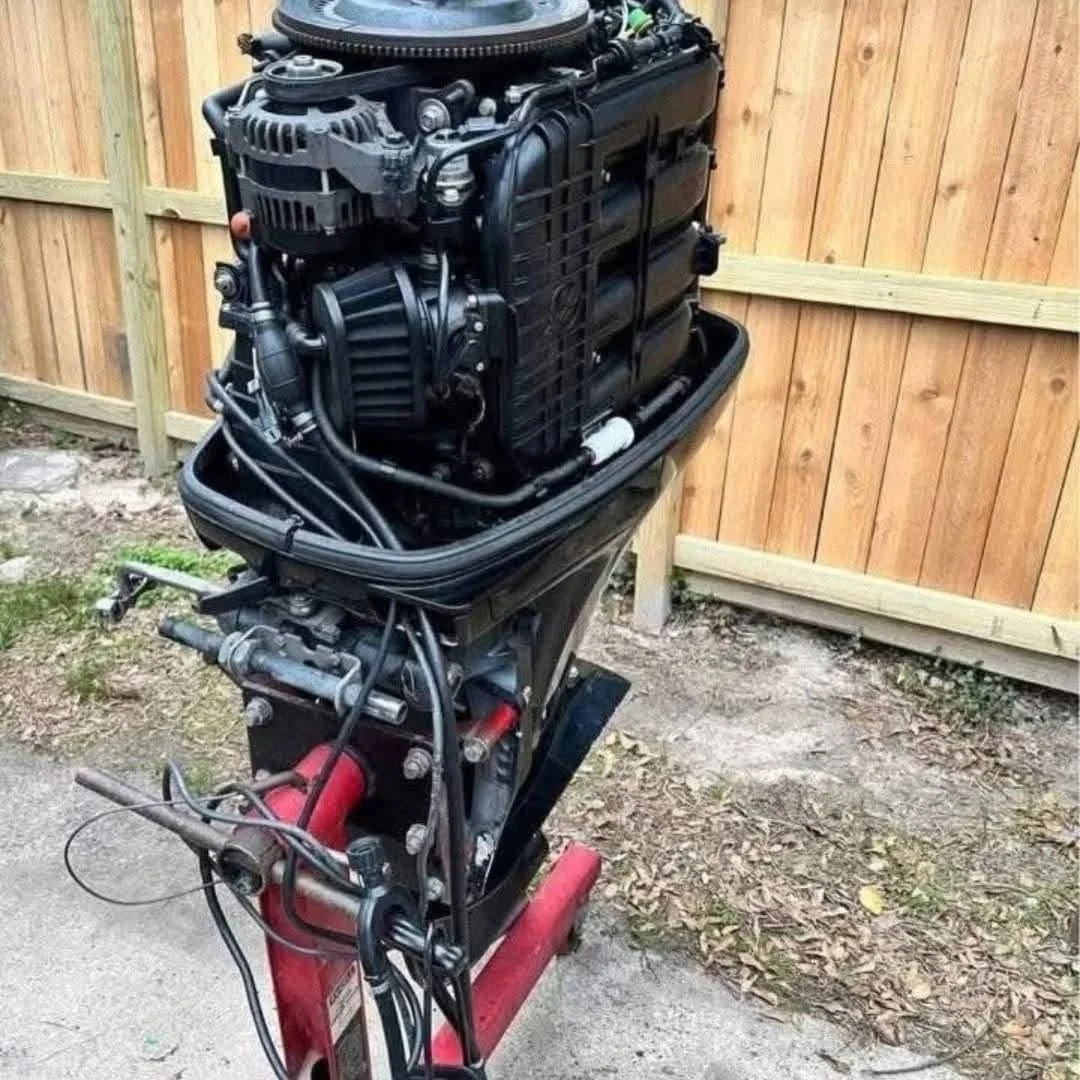 2007 Mercury EFI 115HP 4-Stroke Outboard Motor for Sale – 25″ Shaft, 215 PSI Compression - Image 3