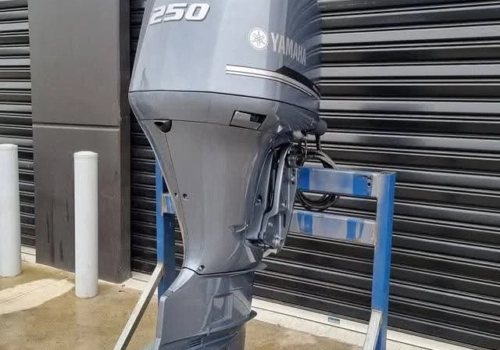 2017 Yamaha F250 250HP 4-Stroke EFI Outboard Motor