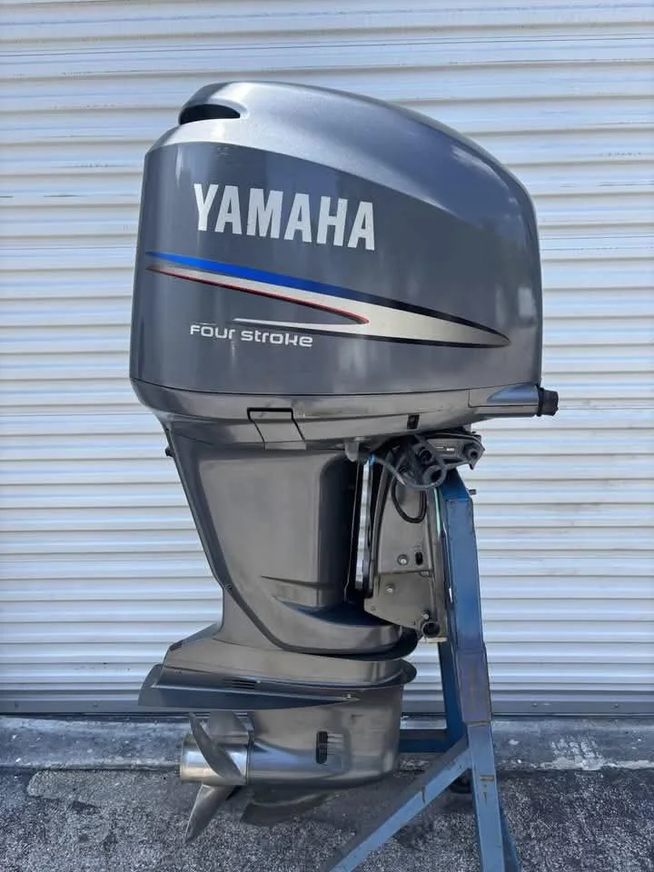 2010 Yamaha 225HP 4-Stroke Outboard Motor - Image 4