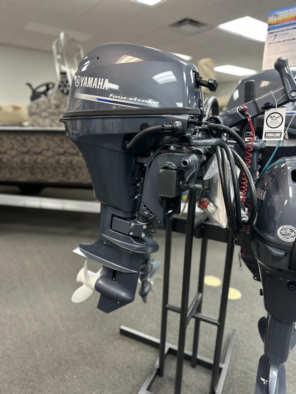 2025 Yamaha 9.9HP Tiller Handle Outboard (F9.9SMHB) - Image 3