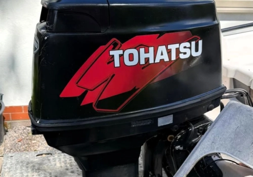 Tohatsu 50HP 2-Stroke Outboard Motor for Sale – 3 Cylinder, Oil Injection, Lightweight Power